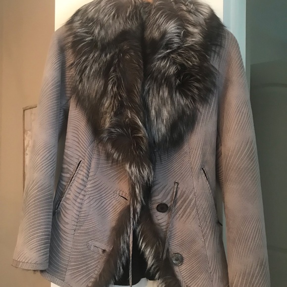 DiFerroni shearling short coat. Fits XS and S. - Picture 2 of 4